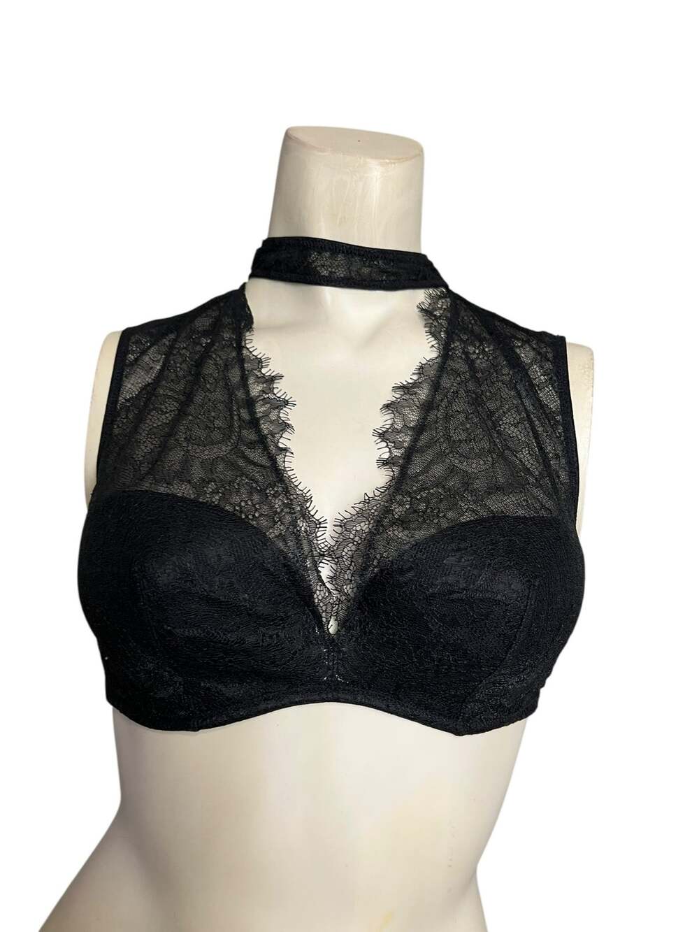 Victoria's Secret Dream Angels Lined Plunge Bra Black Lace High Neck Collar 34C